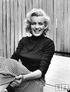 marilyn-monroe-at-home-1953-13